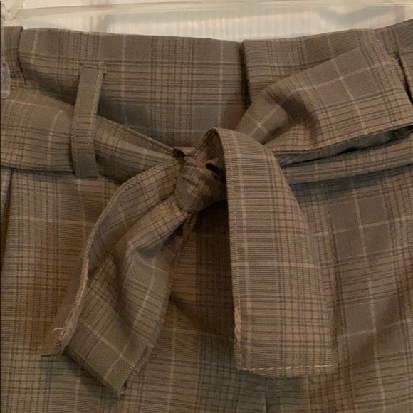 Shorts - Picture 3 of 6